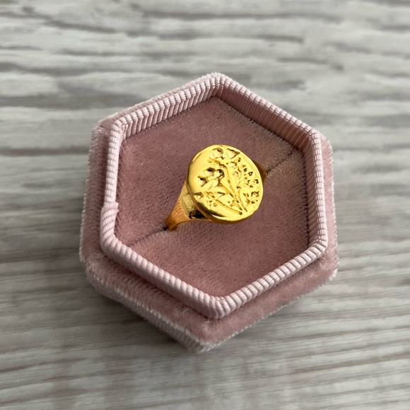 Floral Gold Ring - Size 7 - Picture 2 of 4